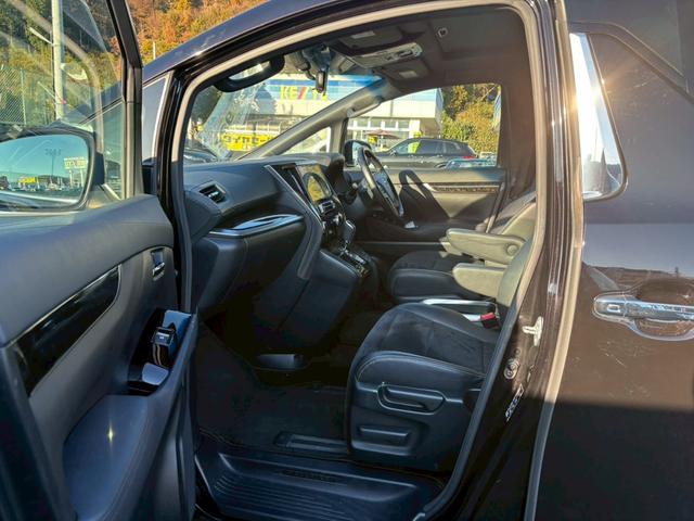 ヴェルファイア ２．５Ｚ　Ａエディション　ゴールデンアイズ　禁煙車　サンルーフ　社外１１インチＳＤナビ　フルセグ　Ｂｌｕｅｔｏｏｔｈ　バックカメラ　レーダークルーズコントロール　パワーバックドア　両側自動スライドドア　ビルトインＥＴＣ　ＴＲＣ　ＡＳＶ（20枚目）