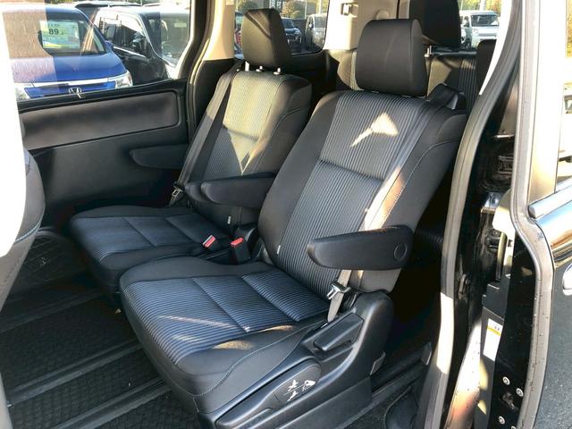 ヴォクシー ZS煌 7人 特別仕様車 フリップダウンモニター純正9型ナビ フルセグTV ブルートゥース SD DVD CD ETC 両側自動ドア アイドリングSTOP LEDライト フォグランプ ウインカー付き電格ミラー リヤエアコン スマートキー エンジンプッシュスタート(18枚目)