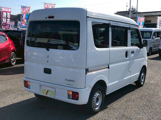 エブリイ ＰＣ　禁煙車　ハイルーフ　ドラレコ　純正オーディオ　ラジオ　ヘッドライトレベライザー　集中ドアロック　ＰＷ　パワステ　ＭＡ／Ｃ　シガソケ　フロアマット　ドリンクホルダー　リア両側スライドドア　サイドバイザー（4枚目）