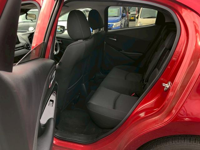 デミオ １３Ｓツーリング　禁煙車　純正７インチメモリーナビ　フルセグ　バックカメラ　ＣＤ　ＤＶＤ　ドラレコ前後　シートヒーター　コーナーセンサー　ＬＥＤヘッド　スマートキー　クルーズコントロール　車線逸脱警告（21枚目）