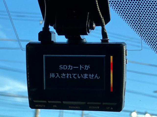 ハイブリッドＧｉ　純正９インチナビ　シートヒーター　両側パワースライドドア　バックカメラ　ＢＴオーディオ　フルセグＴＶ　ＥＴＣ　クルーズコントロール　置くだけ充電　スマートキー　コーナーポール　ＬＥＤランプ　１５ＡＷ(22枚目)