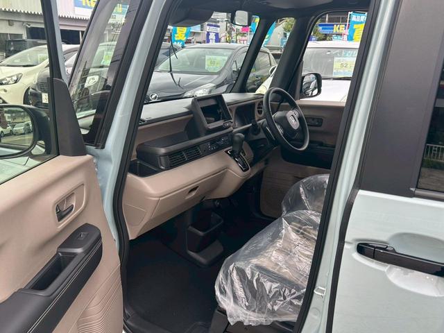 Ｎ－ＢＯＸジョイ ターボ衝突軽減【届出済未使用車◆走行５ｋｍ／８エアバッグ】　【ナビ装着用スペシャルパッケージ／オーディオレス】運転席＆助手席シートヒーター◆オートリトラミラー◆ＡＴハイビーム◆両側自動ドア◆パドルシフト◆保証書＆取扱説明書◆スマート＆Ｐスタート／スペアキー（19枚目）