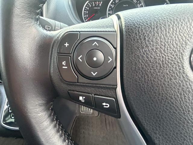 ヴォクシー ZS 煌 (弊社下取り車/禁煙車)トヨタ純正9インチナビ Bluetooth接続/ミュージックサーバー/両側自動スライドドア/レーンアシスト/衝突被害軽減システム/フリップダウンモニター/トヨタ純正アルミホイール/3列シート/ウォークスルー/Rスポイラー(28枚目)