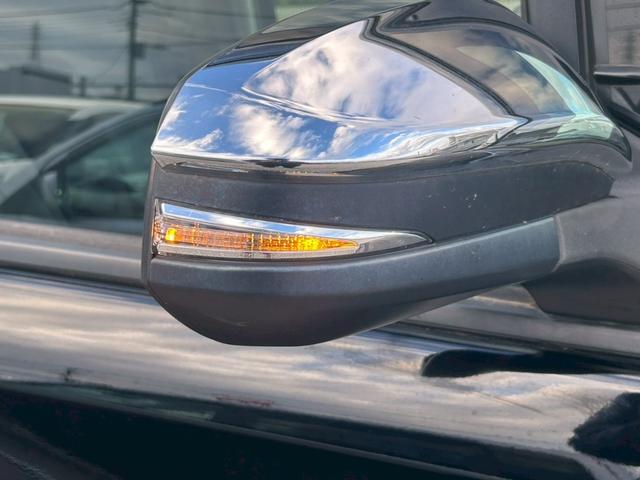 ヴォクシー ZS 煌 (弊社下取り車/禁煙車)トヨタ純正9インチナビ Bluetooth接続/ミュージックサーバー/両側自動スライドドア/レーンアシスト/衝突被害軽減システム/フリップダウンモニター/トヨタ純正アルミホイール/3列シート/ウォークスルー/Rスポイラー(40枚目)