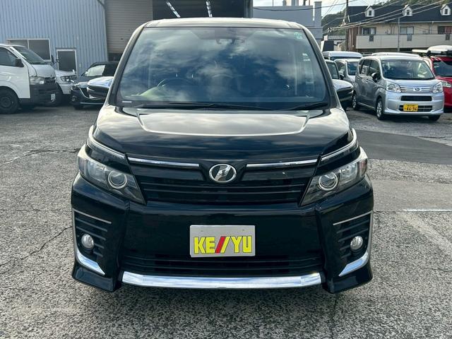 ヴォクシー ZS 煌 (弊社下取り車/禁煙車)トヨタ純正9インチナビ Bluetooth接続/ミュージックサーバー/両側自動スライドドア/レーンアシスト/衝突被害軽減システム/フリップダウンモニター/トヨタ純正アルミホイール/3列シート/ウォークスルー/Rスポイラー(44枚目)