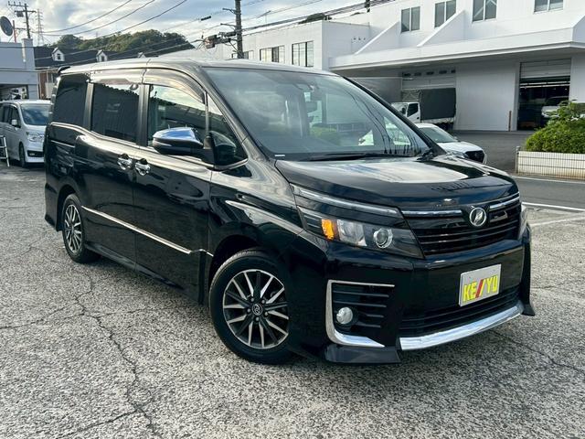 ヴォクシー ZS 煌 (弊社下取り車/禁煙車)トヨタ純正9インチナビ Bluetooth接続/ミュージックサーバー/両側自動スライドドア/レーンアシスト/衝突被害軽減システム/フリップダウンモニター/トヨタ純正アルミホイール/3列シート/ウォークスルー/Rスポイラー(45枚目)