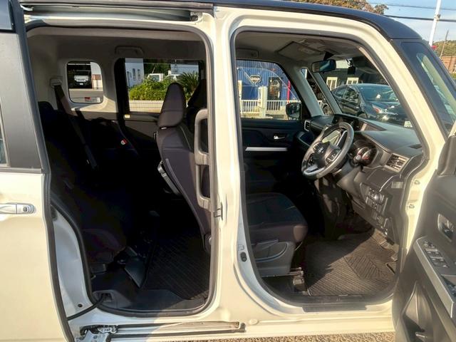 ルーミー カスタムG-T (禁煙車/社外ドラレコ)/置くだけ充電) 両側自動スライドドア/純正9インチナビ/全方位カメラ/Bluetooth接続/コーナーセンサー/レーンアシスト/衝突被害軽減システム/アイドリングストップ/純正アルミホイール/フルフラットシート/(19枚目)