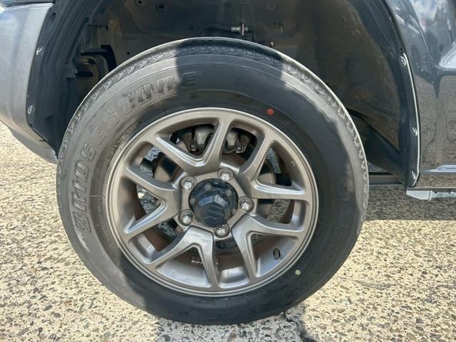ジムニー ＸＣ　【禁煙車／社外７インチＳＤナビ】◆シートヒーター　◆ダウンヒルアシスト◆トランスファーレバー◆ＢＬＵＥＴＯＯＴＨ接続◆フルセグ◆レーンアシスト◆アイドリングストップ◆クルーズコントロール◆ステリモ◆プッシュスタート◆ミラーウィンカー◆スペアキー（7枚目）