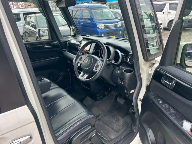 Ｎ－ＢＯＸカスタム Ｇ・ターボＡパッケージ　【弊社下取り車／ホンダ純正ナビ】　社外７インチナビ／バックカメラ／ＢＬＵＥＴＯＯＴＨ接続／両側自動スライドドア／チップアップシート／ホンダ純正アルミホイール／アイドリングストップ／衝突被害軽減システム／プッシュスタート（16枚目）
