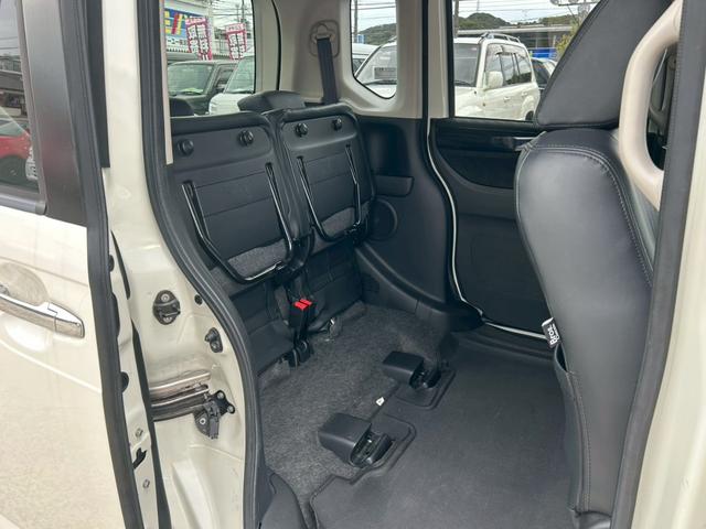Ｎ－ＢＯＸカスタム Ｇ・ターボＡパッケージ　【弊社下取り車／ホンダ純正ナビ】　社外７インチナビ／バックカメラ／ＢＬＵＥＴＯＯＴＨ接続／両側自動スライドドア／チップアップシート／ホンダ純正アルミホイール／アイドリングストップ／衝突被害軽減システム／プッシュスタート（20枚目）