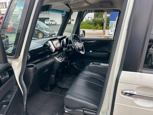 Ｎ－ＢＯＸカスタム Ｇ・ターボＡパッケージ　【弊社下取り車／ホンダ純正ナビ】　社外７インチナビ／バックカメラ／ＢＬＵＥＴＯＯＴＨ接続／両側自動スライドドア／チップアップシート／ホンダ純正アルミホイール／アイドリングストップ／衝突被害軽減システム／プッシュスタート（21枚目）