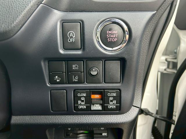 ヴォクシー ＺＳ　煌　【トヨタ純正ナビ／バックカメラ】◆Ｒスポイラー　◆両側自動スライドドア◆３列シート◆ウォークスルー◆社外ドラレコ◆ＥＴＣ◆レーンアシスト◆衝突被害軽減システム◆アイドリングストップ◆ＢＬＵＥＴＯＯＴＨ接続◆フルセグ◆ＣＤ＆ＤＶＤ◆スペアキー（5枚目）