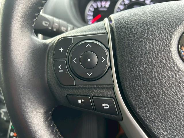 ヴォクシー ＺＳ　煌　【トヨタ純正ナビ／バックカメラ】◆Ｒスポイラー　◆両側自動スライドドア◆３列シート◆ウォークスルー◆社外ドラレコ◆ＥＴＣ◆レーンアシスト◆衝突被害軽減システム◆アイドリングストップ◆ＢＬＵＥＴＯＯＴＨ接続◆フルセグ◆ＣＤ＆ＤＶＤ◆スペアキー（35枚目）