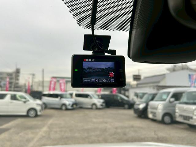 ヴォクシー ＺＳ　煌　【トヨタ純正ナビ／バックカメラ】◆Ｒスポイラー　◆両側自動スライドドア◆３列シート◆ウォークスルー◆社外ドラレコ◆ＥＴＣ◆レーンアシスト◆衝突被害軽減システム◆アイドリングストップ◆ＢＬＵＥＴＯＯＴＨ接続◆フルセグ◆ＣＤ＆ＤＶＤ◆スペアキー（36枚目）