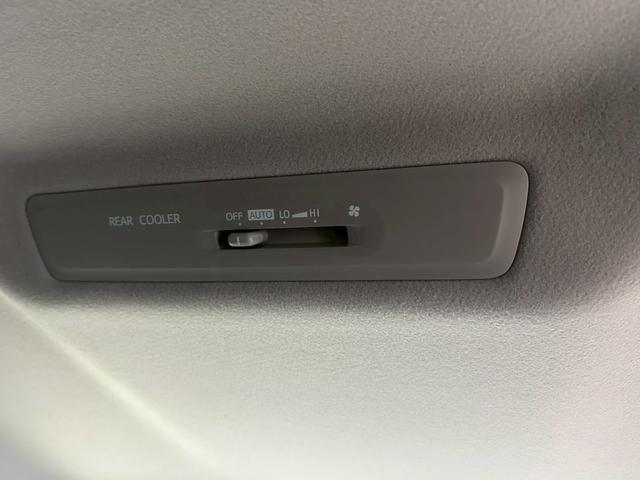 ヴォクシー ＺＳ　煌　【トヨタ純正ナビ／バックカメラ】◆Ｒスポイラー　◆両側自動スライドドア◆３列シート◆ウォークスルー◆社外ドラレコ◆ＥＴＣ◆レーンアシスト◆衝突被害軽減システム◆アイドリングストップ◆ＢＬＵＥＴＯＯＴＨ接続◆フルセグ◆ＣＤ＆ＤＶＤ◆スペアキー（40枚目）