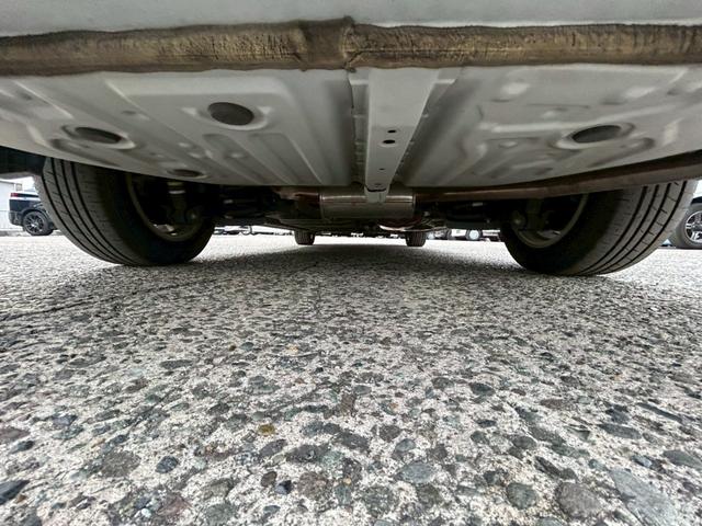 ヴォクシー ＺＳ　煌　【トヨタ純正ナビ／バックカメラ】◆Ｒスポイラー　◆両側自動スライドドア◆３列シート◆ウォークスルー◆社外ドラレコ◆ＥＴＣ◆レーンアシスト◆衝突被害軽減システム◆アイドリングストップ◆ＢＬＵＥＴＯＯＴＨ接続◆フルセグ◆ＣＤ＆ＤＶＤ◆スペアキー（42枚目）