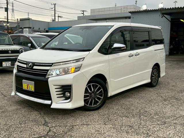 ヴォクシー ＺＳ　煌　【トヨタ純正ナビ／バックカメラ】◆Ｒスポイラー　◆両側自動スライドドア◆３列シート◆ウォークスルー◆社外ドラレコ◆ＥＴＣ◆レーンアシスト◆衝突被害軽減システム◆アイドリングストップ◆ＢＬＵＥＴＯＯＴＨ接続◆フルセグ◆ＣＤ＆ＤＶＤ◆スペアキー（44枚目）