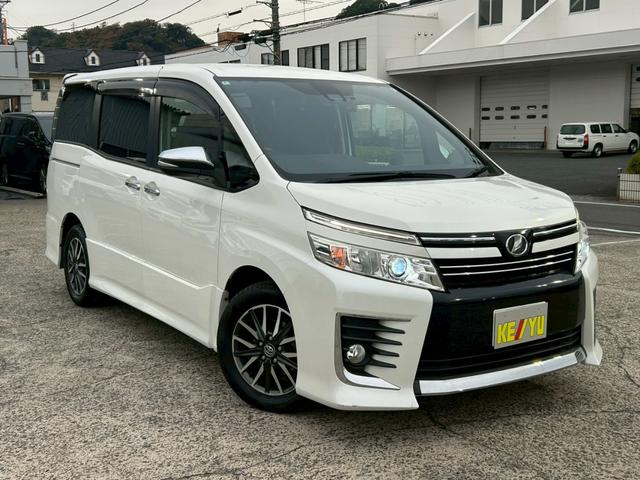 ヴォクシー ＺＳ　煌　【トヨタ純正ナビ／バックカメラ】◆Ｒスポイラー　◆両側自動スライドドア◆３列シート◆ウォークスルー◆社外ドラレコ◆ＥＴＣ◆レーンアシスト◆衝突被害軽減システム◆アイドリングストップ◆ＢＬＵＥＴＯＯＴＨ接続◆フルセグ◆ＣＤ＆ＤＶＤ◆スペアキー（46枚目）