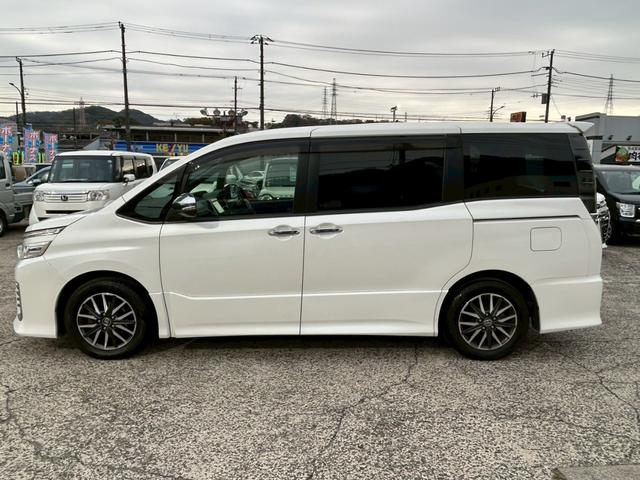 ヴォクシー ＺＳ　煌　【トヨタ純正ナビ／バックカメラ】◆Ｒスポイラー　◆両側自動スライドドア◆３列シート◆ウォークスルー◆社外ドラレコ◆ＥＴＣ◆レーンアシスト◆衝突被害軽減システム◆アイドリングストップ◆ＢＬＵＥＴＯＯＴＨ接続◆フルセグ◆ＣＤ＆ＤＶＤ◆スペアキー（48枚目）