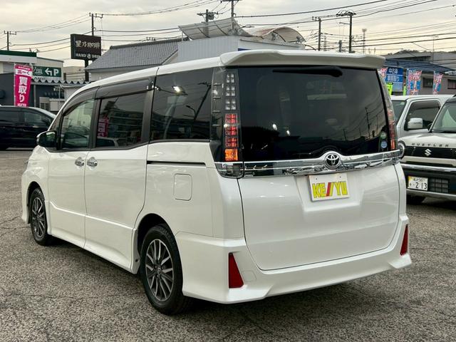 ヴォクシー ＺＳ　煌　【トヨタ純正ナビ／バックカメラ】◆Ｒスポイラー　◆両側自動スライドドア◆３列シート◆ウォークスルー◆社外ドラレコ◆ＥＴＣ◆レーンアシスト◆衝突被害軽減システム◆アイドリングストップ◆ＢＬＵＥＴＯＯＴＨ接続◆フルセグ◆ＣＤ＆ＤＶＤ◆スペアキー（49枚目）