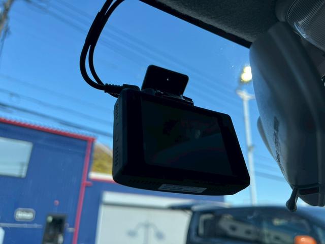 ジムニー ランドベンチャー【4WD◆特別仕様車】弊社直販◆7型ナビ ◆ターボ◆禁煙【Bluetooth対応/フルセグTV/CD/DVD】ETC車載器◆ハーフレザー◆HIDライト/フォグ◆ケンウッド製前後方ドライブレコーダー◆背面タイヤ◆キーレス◆2023年製造タイヤ(7枚目)