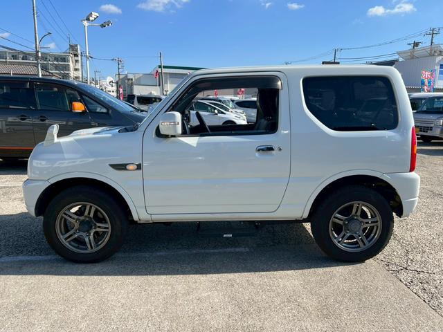 ジムニー ランドベンチャー【4WD◆特別仕様車】弊社直販◆7型ナビ ◆ターボ◆禁煙【Bluetooth対応/フルセグTV/CD/DVD】ETC車載器◆ハーフレザー◆HIDライト/フォグ◆ケンウッド製前後方ドライブレコーダー◆背面タイヤ◆キーレス◆2023年製造タイヤ(11枚目)