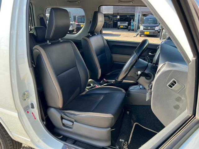 ジムニー ランドベンチャー【4WD◆特別仕様車】弊社直販◆7型ナビ ◆ターボ◆禁煙【Bluetooth対応/フルセグTV/CD/DVD】ETC車載器◆ハーフレザー◆HIDライト/フォグ◆ケンウッド製前後方ドライブレコーダー◆背面タイヤ◆キーレス◆2023年製造タイヤ(17枚目)