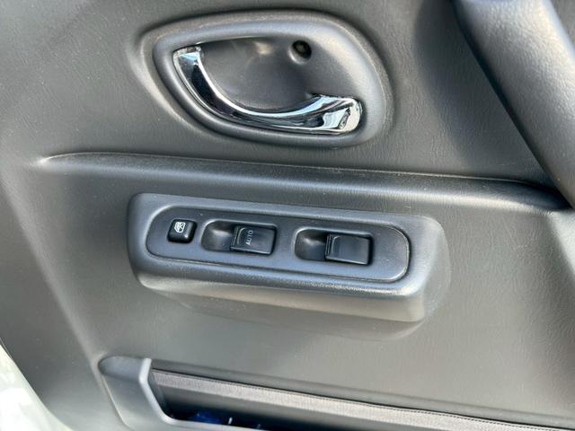 ジムニー ランドベンチャー【4WD◆特別仕様車】弊社直販◆7型ナビ ◆ターボ◆禁煙【Bluetooth対応/フルセグTV/CD/DVD】ETC車載器◆ハーフレザー◆HIDライト/フォグ◆ケンウッド製前後方ドライブレコーダー◆背面タイヤ◆キーレス◆2023年製造タイヤ(29枚目)