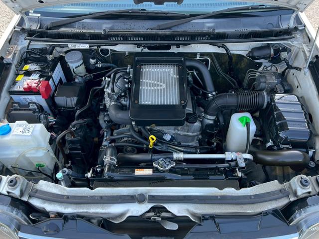 ジムニー ランドベンチャー【4WD◆特別仕様車】弊社直販◆7型ナビ ◆ターボ◆禁煙【Bluetooth対応/フルセグTV/CD/DVD】ETC車載器◆ハーフレザー◆HIDライト/フォグ◆ケンウッド製前後方ドライブレコーダー◆背面タイヤ◆キーレス◆2023年製造タイヤ(40枚目)