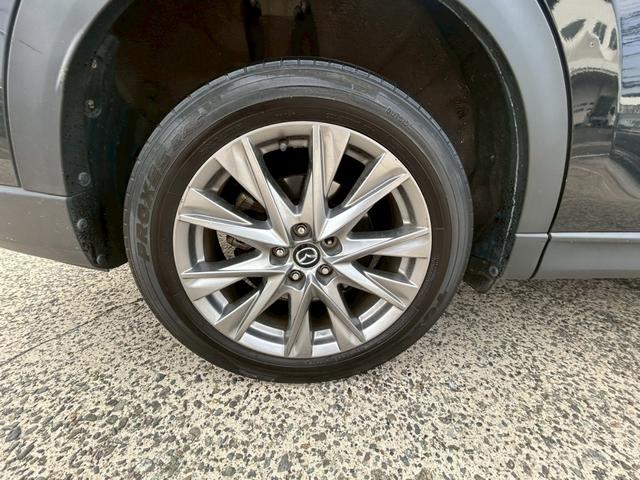 ＣＸ－８ ２５Ｓ　プロアクティブ【禁煙車／純正ナビ】◆３列シート　◆ＢＬＵＥＴＯＯＴＨ接続◆全方位カメラ◆コーナーセンサー◆ヘッドアップディスプレイ◆ブラインドスポットモニター◆レーダークルコン◆アイドリングストップ◆置くだけ充電◆ステアリングヒーター◆スペアキー（7枚目）