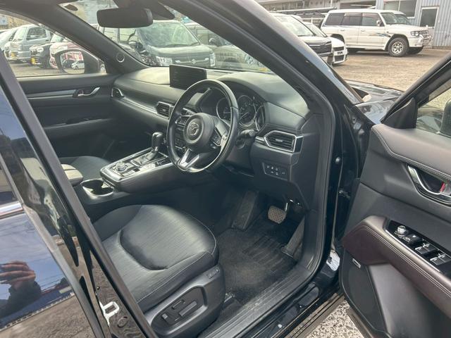 ＣＸ－８ ２５Ｓ　プロアクティブ【禁煙車／純正ナビ】◆３列シート　◆ＢＬＵＥＴＯＯＴＨ接続◆全方位カメラ◆コーナーセンサー◆ヘッドアップディスプレイ◆ブラインドスポットモニター◆レーダークルコン◆アイドリングストップ◆置くだけ充電◆ステアリングヒーター◆スペアキー（16枚目）