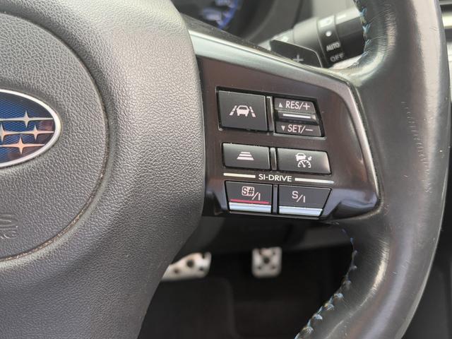 レヴォーグ ２．０ＧＴ－Ｓアイサイト　禁煙車　ＳＴＩエアロ　衝突軽減　車線逸脱警報　レーダークルコン　パドルシフト　ハーフレザー　ＳＤナビ　フルセグ　ＣＤ／ＤＶＤ再生　バックカメラ　ＥＴＣ　１７インチブラックホイール　ＬＥＤヘッドライト（7枚目）