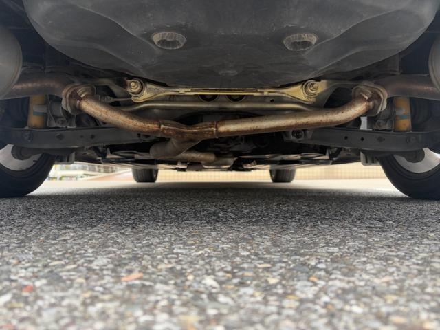 レヴォーグ ２．０ＧＴ－Ｓアイサイト　禁煙車　ＳＴＩエアロ　衝突軽減　車線逸脱警報　レーダークルコン　パドルシフト　ハーフレザー　ＳＤナビ　フルセグ　ＣＤ／ＤＶＤ再生　バックカメラ　ＥＴＣ　１７インチブラックホイール　ＬＥＤヘッドライト（8枚目）