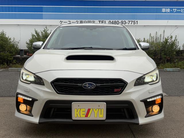 レヴォーグ ２．０ＧＴ－Ｓアイサイト　禁煙車　ＳＴＩエアロ　衝突軽減　車線逸脱警報　レーダークルコン　パドルシフト　ハーフレザー　ＳＤナビ　フルセグ　ＣＤ／ＤＶＤ再生　バックカメラ　ＥＴＣ　１７インチブラックホイール　ＬＥＤヘッドライト（9枚目）