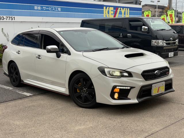 レヴォーグ ２．０ＧＴ－Ｓアイサイト　禁煙車　ＳＴＩエアロ　衝突軽減　車線逸脱警報　レーダークルコン　パドルシフト　ハーフレザー　ＳＤナビ　フルセグ　ＣＤ／ＤＶＤ再生　バックカメラ　ＥＴＣ　１７インチブラックホイール　ＬＥＤヘッドライト（10枚目）