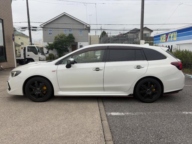 レヴォーグ ２．０ＧＴ－Ｓアイサイト　禁煙車　ＳＴＩエアロ　衝突軽減　車線逸脱警報　レーダークルコン　パドルシフト　ハーフレザー　ＳＤナビ　フルセグ　ＣＤ／ＤＶＤ再生　バックカメラ　ＥＴＣ　１７インチブラックホイール　ＬＥＤヘッドライト（12枚目）