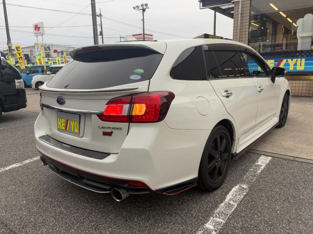 レヴォーグ ２．０ＧＴ－Ｓアイサイト　禁煙車　ＳＴＩエアロ　衝突軽減　車線逸脱警報　レーダークルコン　パドルシフト　ハーフレザー　ＳＤナビ　フルセグ　ＣＤ／ＤＶＤ再生　バックカメラ　ＥＴＣ　１７インチブラックホイール　ＬＥＤヘッドライト（13枚目）