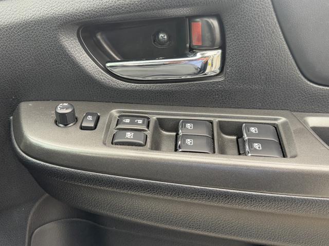 レヴォーグ ２．０ＧＴ－Ｓアイサイト　禁煙車　ＳＴＩエアロ　衝突軽減　車線逸脱警報　レーダークルコン　パドルシフト　ハーフレザー　ＳＤナビ　フルセグ　ＣＤ／ＤＶＤ再生　バックカメラ　ＥＴＣ　１７インチブラックホイール　ＬＥＤヘッドライト（30枚目）