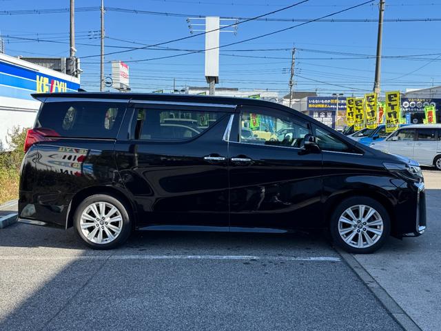 アルファード ２．５Ｓ　９インチディスプレイオーディオ　ナビキット　フルセグＴＶ　デジタルミラー　８人乗り　４ＷＤ　ＣＤ　ＤＶＤ　両側電動スライドドア　後席モニター　ＥＴＣ　コーナーセンサー　ＬＥＤライト　オートハイビーム（5枚目）