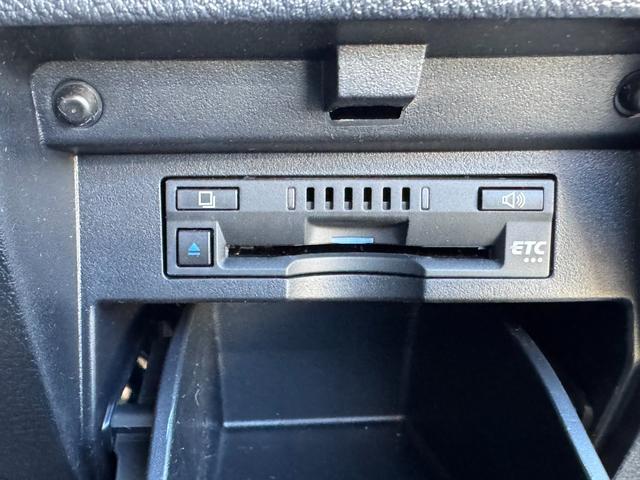アルファード ２．５Ｓ　９インチディスプレイオーディオ　ナビキット　フルセグＴＶ　デジタルミラー　８人乗り　４ＷＤ　ＣＤ　ＤＶＤ　両側電動スライドドア　後席モニター　ＥＴＣ　コーナーセンサー　ＬＥＤライト　オートハイビーム（22枚目）