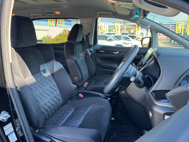 アルファード ２．５Ｓ　９インチディスプレイオーディオ　ナビキット　フルセグＴＶ　デジタルミラー　８人乗り　４ＷＤ　ＣＤ　ＤＶＤ　両側電動スライドドア　後席モニター　ＥＴＣ　コーナーセンサー　ＬＥＤライト　オートハイビーム（29枚目）