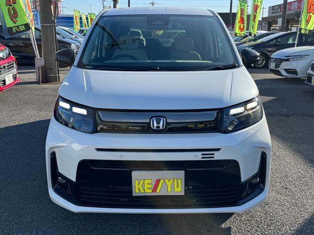 フリード ｅ：ＨＥＶエアー　ＥＸ　９インチナビ　エアロバンパー　フルセグ　Ｂｌｕｅｔｏｏｔｈ　ＥＴＣ　ワンオーナー　両側電動スライド　リヤスポイラー　ハーフレザー　シートヒーター　禁煙　ローダウン　ＢＳＭ　レーダークルーズ（3枚目）