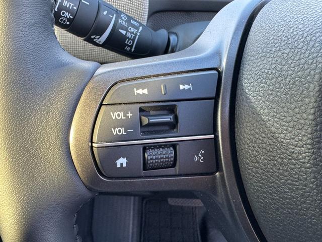 フリード ｅ：ＨＥＶエアー　ＥＸ　９インチナビ　エアロバンパー　フルセグ　Ｂｌｕｅｔｏｏｔｈ　ＥＴＣ　ワンオーナー　両側電動スライド　リヤスポイラー　ハーフレザー　シートヒーター　禁煙　ローダウン　ＢＳＭ　レーダークルーズ（19枚目）