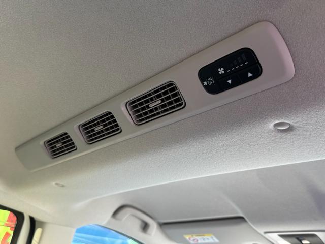 フリード ｅ：ＨＥＶエアー　ＥＸ　９インチナビ　エアロバンパー　フルセグ　Ｂｌｕｅｔｏｏｔｈ　ＥＴＣ　ワンオーナー　両側電動スライド　リヤスポイラー　ハーフレザー　シートヒーター　禁煙　ローダウン　ＢＳＭ　レーダークルーズ（26枚目）