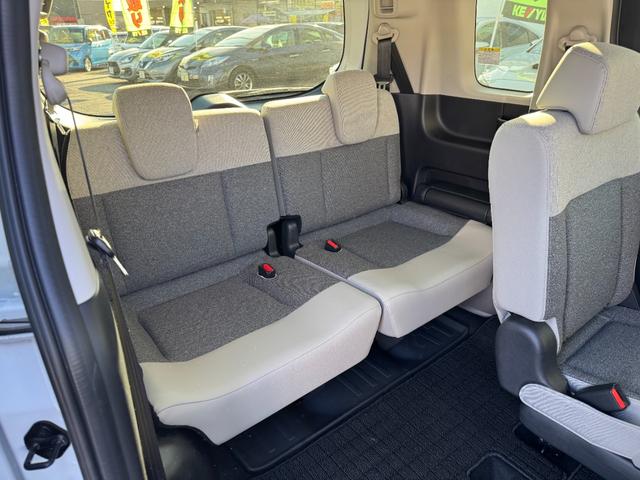 フリード ｅ：ＨＥＶエアー　ＥＸ　９インチナビ　エアロバンパー　フルセグ　Ｂｌｕｅｔｏｏｔｈ　ＥＴＣ　ワンオーナー　両側電動スライド　リヤスポイラー　ハーフレザー　シートヒーター　禁煙　ローダウン　ＢＳＭ　レーダークルーズ（30枚目）