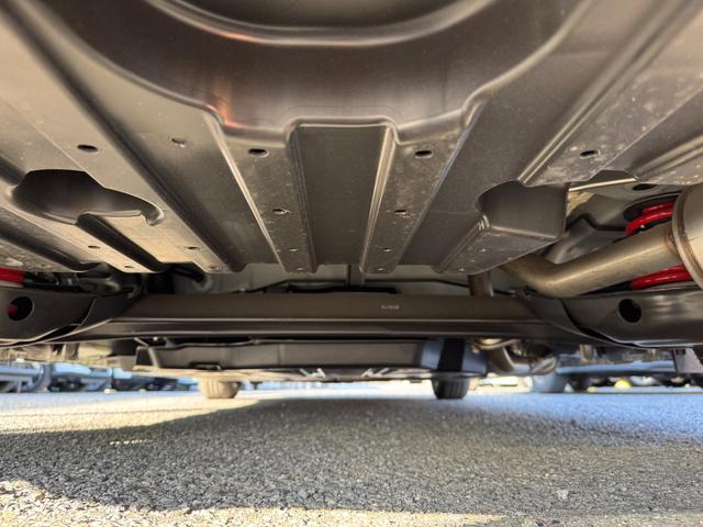 フリード ｅ：ＨＥＶエアー　ＥＸ　９インチナビ　エアロバンパー　フルセグ　Ｂｌｕｅｔｏｏｔｈ　ＥＴＣ　ワンオーナー　両側電動スライド　リヤスポイラー　ハーフレザー　シートヒーター　禁煙　ローダウン　ＢＳＭ　レーダークルーズ（37枚目）