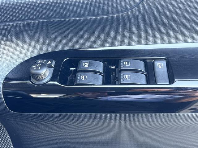 ムーヴキャンバス Gブラックインテリアリミテッド SAIII 禁煙車 衝突軽減 車線逸脱警報 全方位モニター対応純正ナビ 両側パワースライドドア LEDヘッドライト フルセグ BTオーディオ CD/DVD再生 オートハイビーム 前後ドラレコ スマートキー(31枚目)