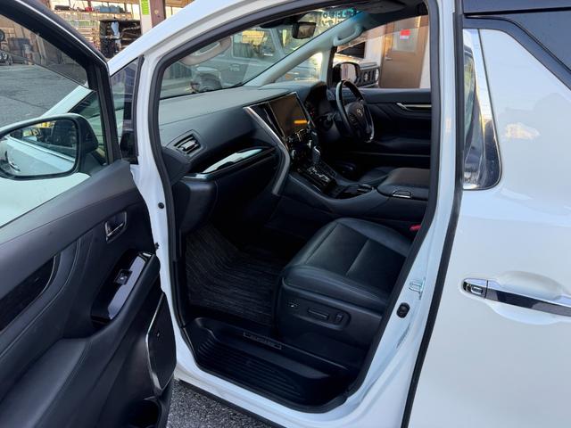 アルファード 2.5S Cパッケージ 当店直接買取 禁煙 JBLプレミアムサウンド サンルーフ アラウンドビューモニター フリップダウンモニター 純正アルミ ETC2.0(16枚目)