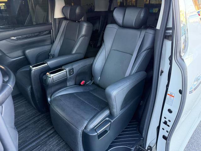 アルファード 2.5S Cパッケージ 当店直接買取 禁煙 JBLプレミアムサウンド サンルーフ アラウンドビューモニター フリップダウンモニター 純正アルミ ETC2.0(18枚目)