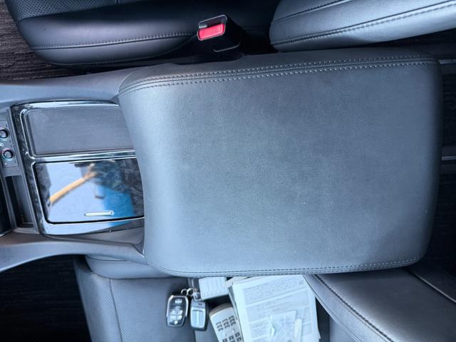 アルファード 2.5S Cパッケージ 当店直接買取 禁煙 JBLプレミアムサウンド サンルーフ アラウンドビューモニター フリップダウンモニター 純正アルミ ETC2.0(32枚目)